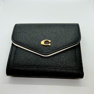 Coach Wyn Small Wallet